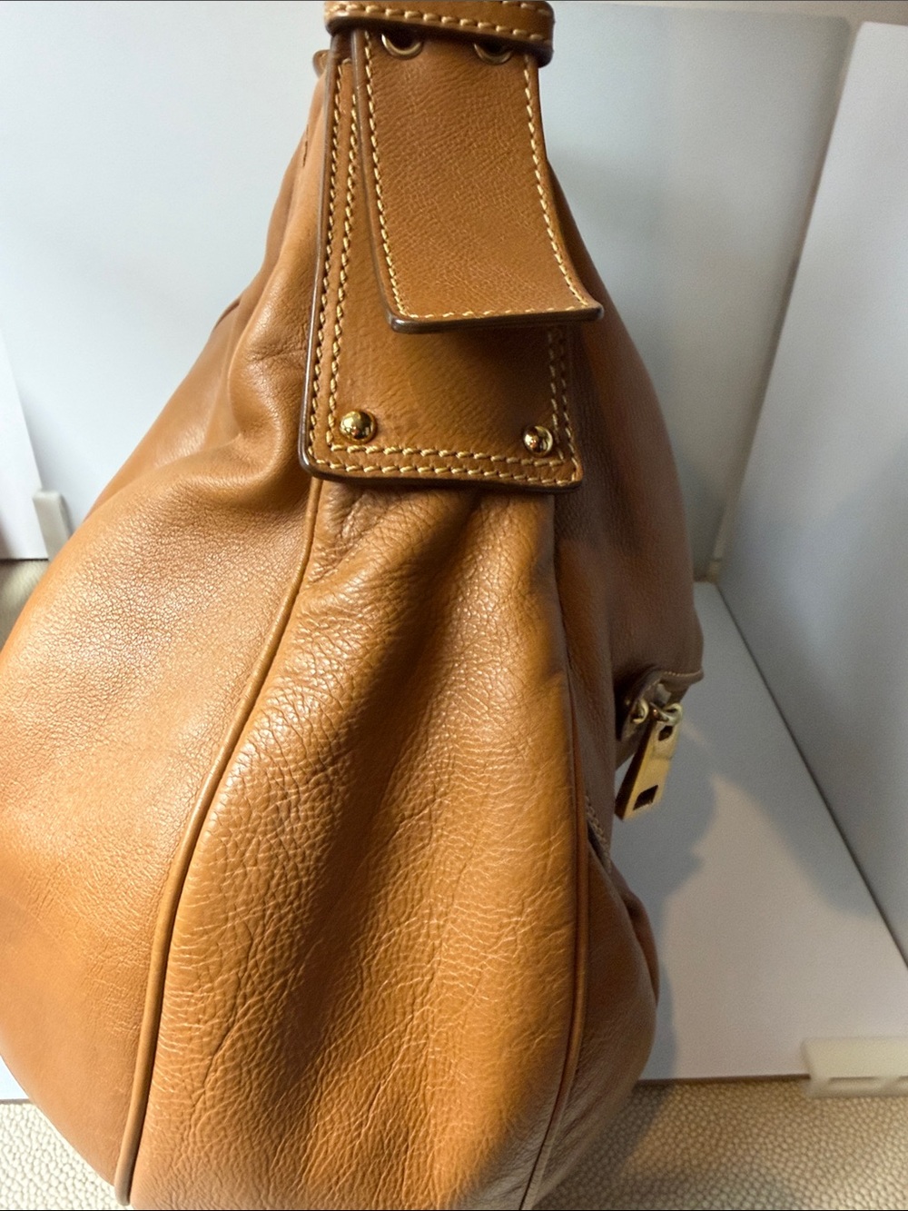 Vintage Marc Jacobs Nutmeg Large Leather Shoulder Hobo Bag with Gold Hardware - Picture 6 of 9